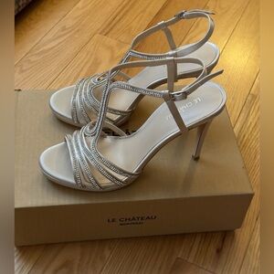 Brand new Le chateau rhinestone wedding heel.Dirm price